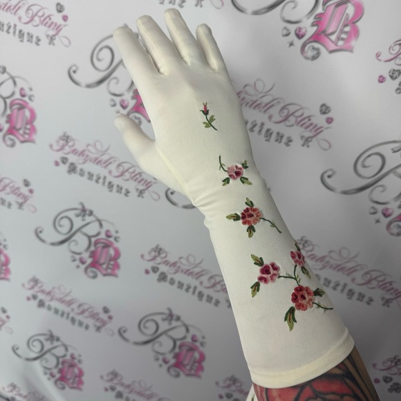 1950s cream mid-length gloves with embroidered flowers made in france rare vtg - Picture 10 of 14